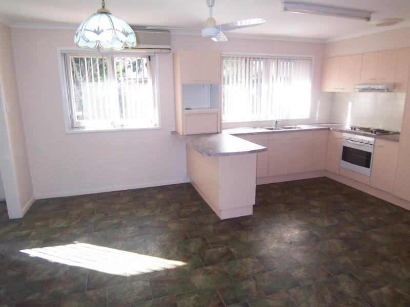 11 Parkway Street, Macgregor QLD 4109