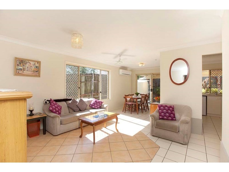 27 Timaru Crescent, Eight Mile Plains QLD 4113