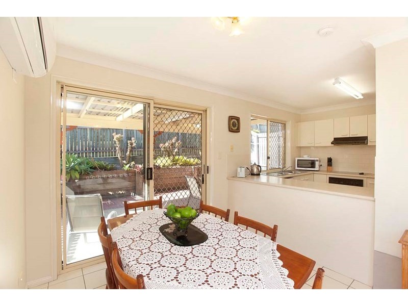 27 Timaru Crescent, Eight Mile Plains QLD 4113