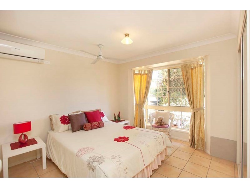 27 Timaru Crescent, Eight Mile Plains QLD 4113