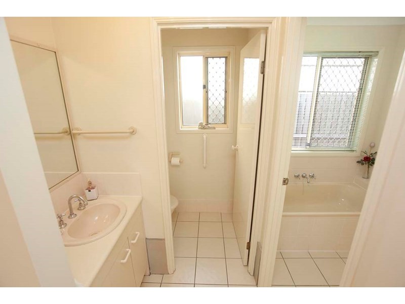 27 Timaru Crescent, Eight Mile Plains QLD 4113