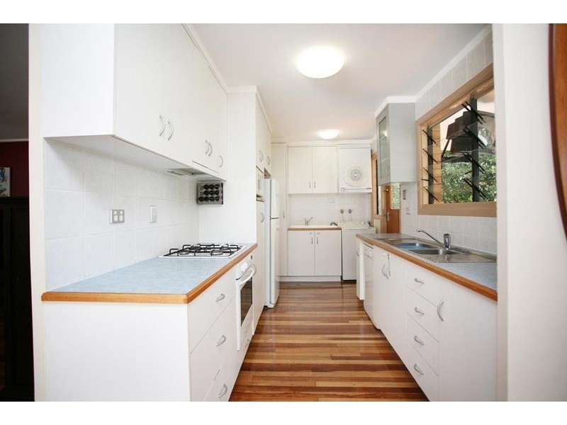 18 Amoria Street, Mansfield QLD 4122