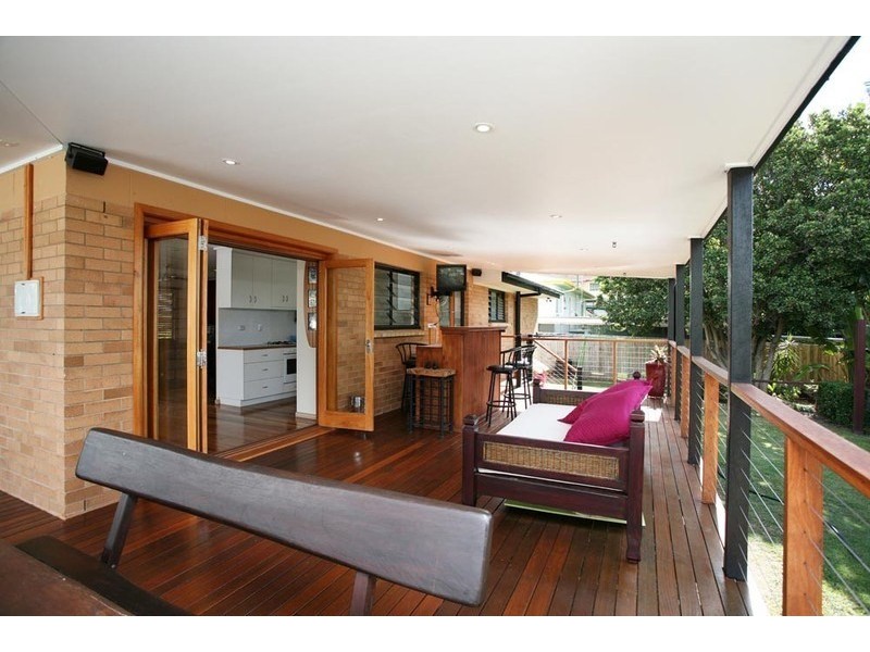 18 Amoria Street, Mansfield QLD 4122