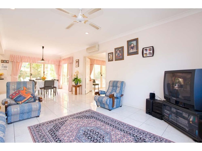 16 Hathaway Place, Sunnybank Hills QLD 4109