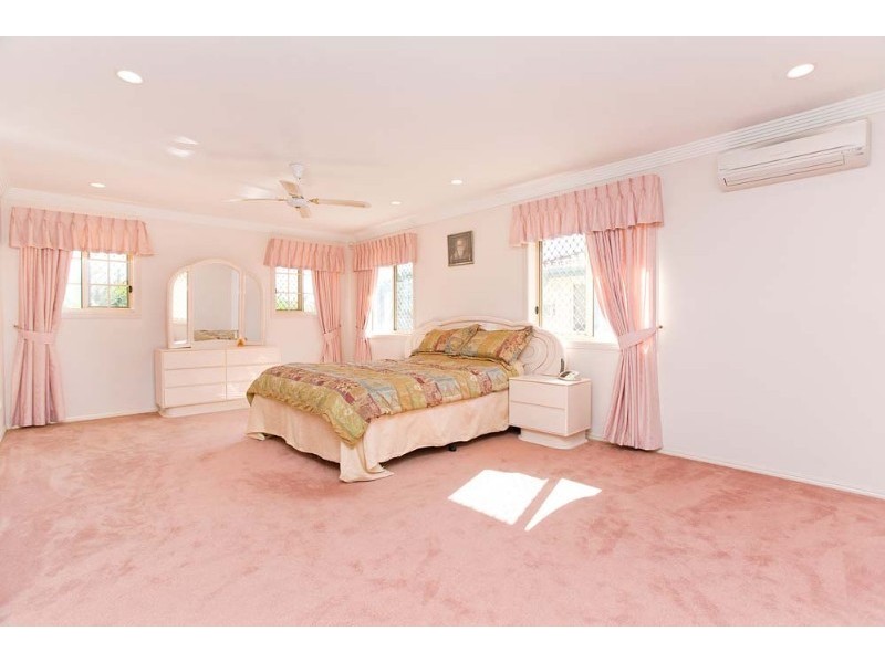 16 Hathaway Place, Sunnybank Hills QLD 4109