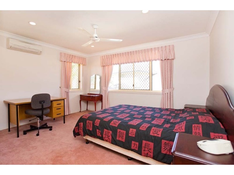 16 Hathaway Place, Sunnybank Hills QLD 4109