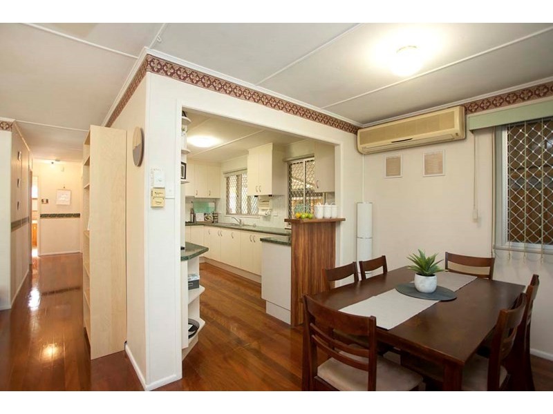 4 Enderby Street, Mount Gravatt East QLD 4122