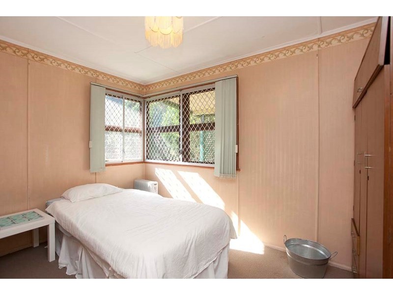 4 Enderby Street, Mount Gravatt East QLD 4122