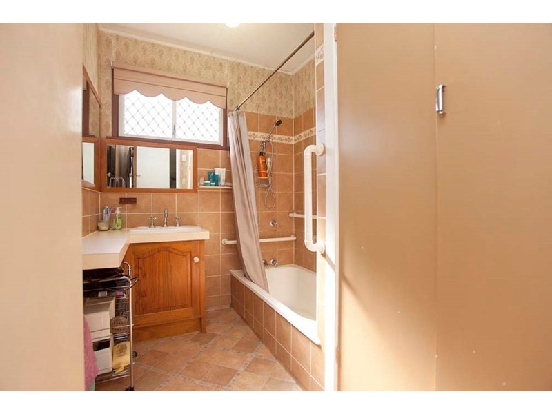 4 Enderby Street, Mount Gravatt East QLD 4122