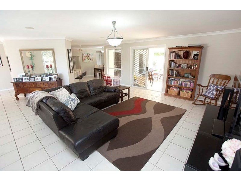 5 Titian Court, Mackenzie QLD 4156