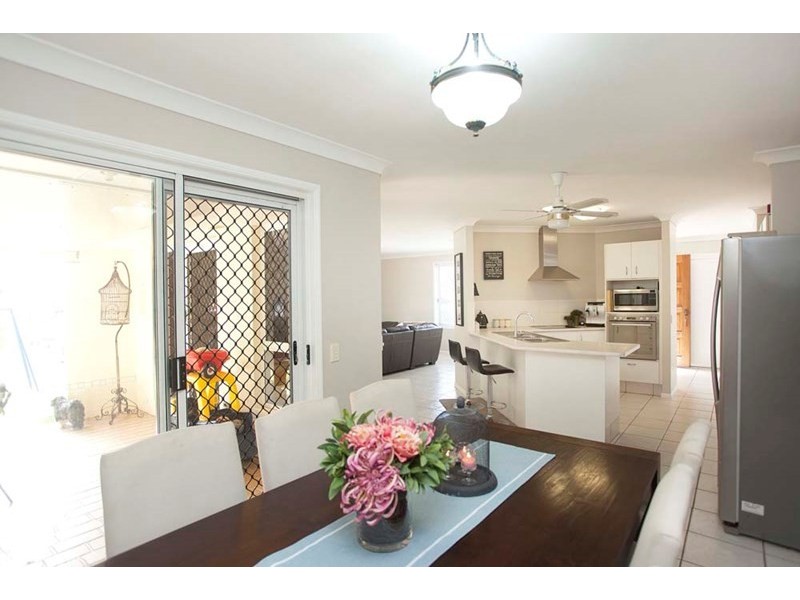 5 Titian Court, Mackenzie QLD 4156