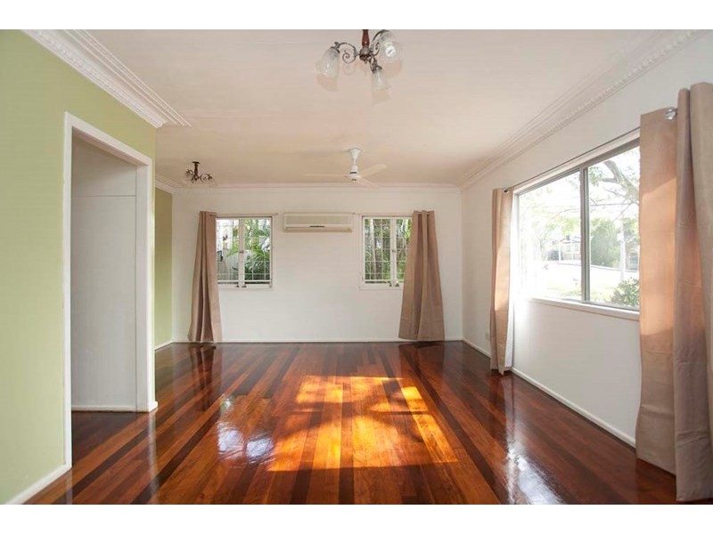 102 Marshall Road, Holland Park West QLD 4121