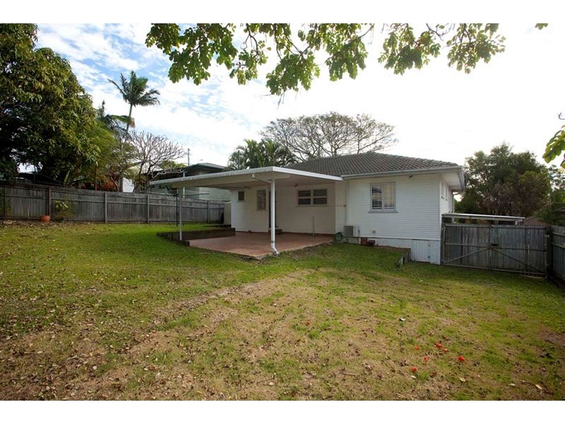 102 Marshall Road, Holland Park West QLD 4121