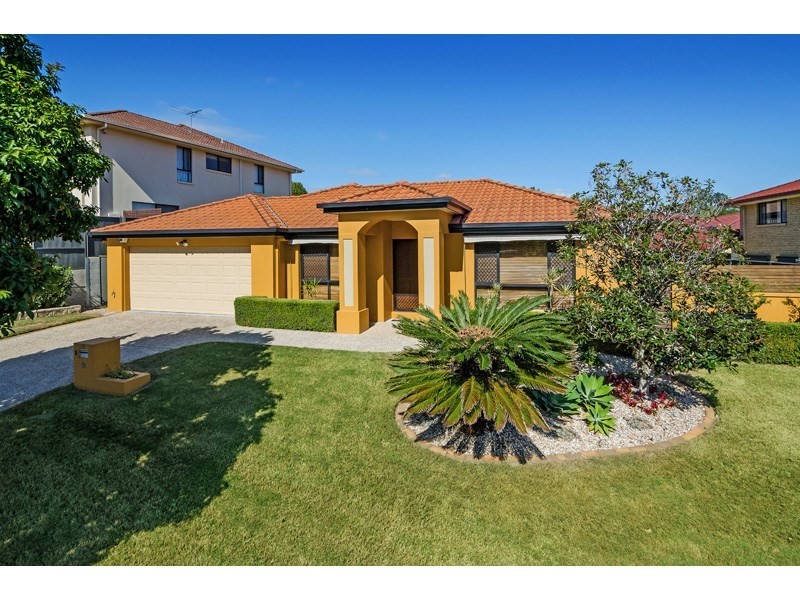 1 Ardennes Close, Mansfield QLD 4122