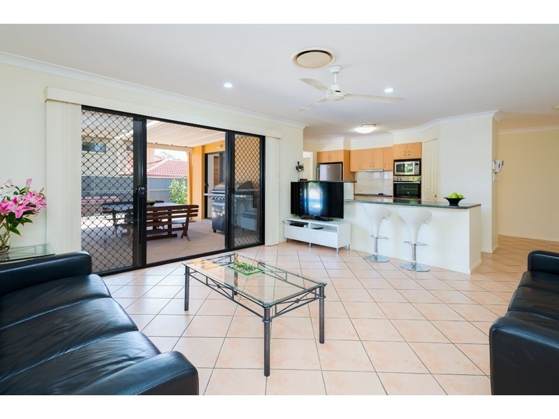 1 Ardennes Close, Mansfield QLD 4122