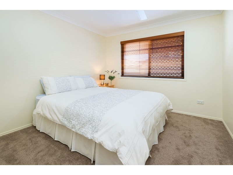 1 Ardennes Close, Mansfield QLD 4122