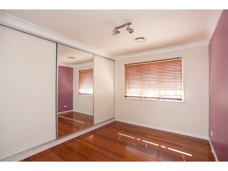 16 Curfew Street, Upper Mount Gravatt QLD 4122