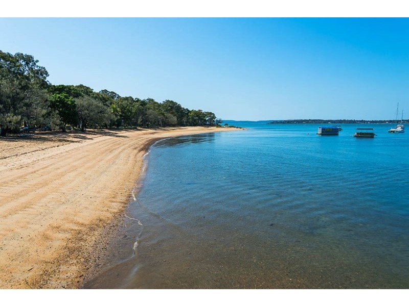 24 James Street, Coochiemudlo Island QLD 4184