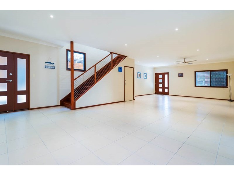 24 James Street, Coochiemudlo Island QLD 4184
