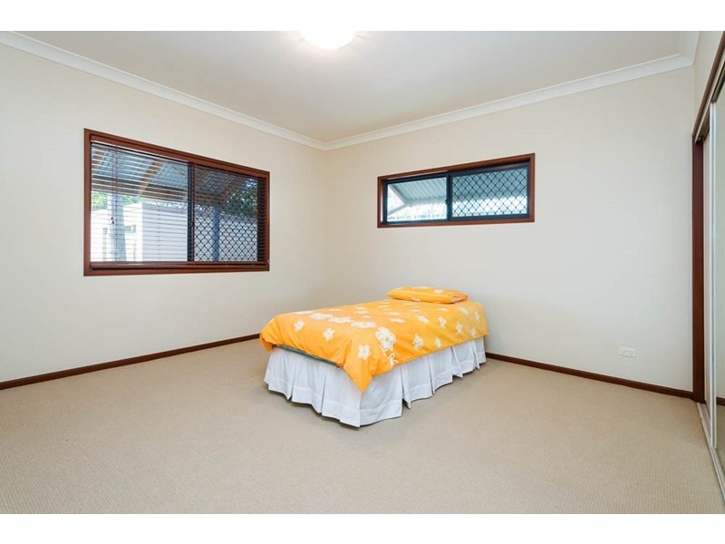 24 James Street, Coochiemudlo Island QLD 4184