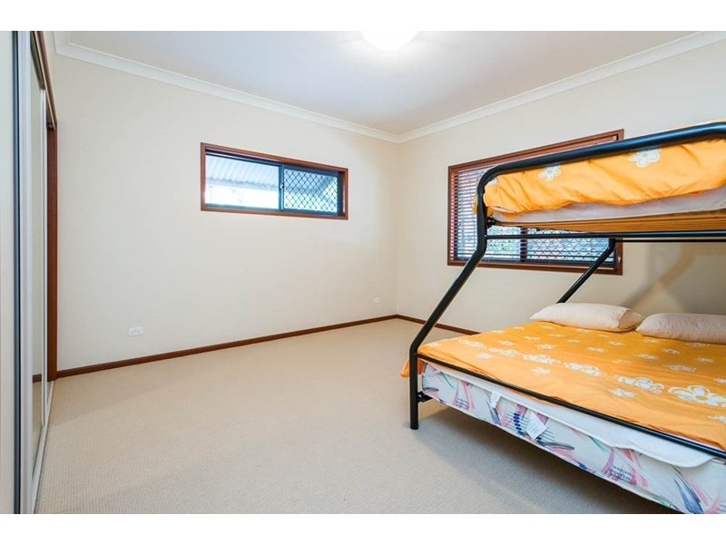 24 James Street, Coochiemudlo Island QLD 4184