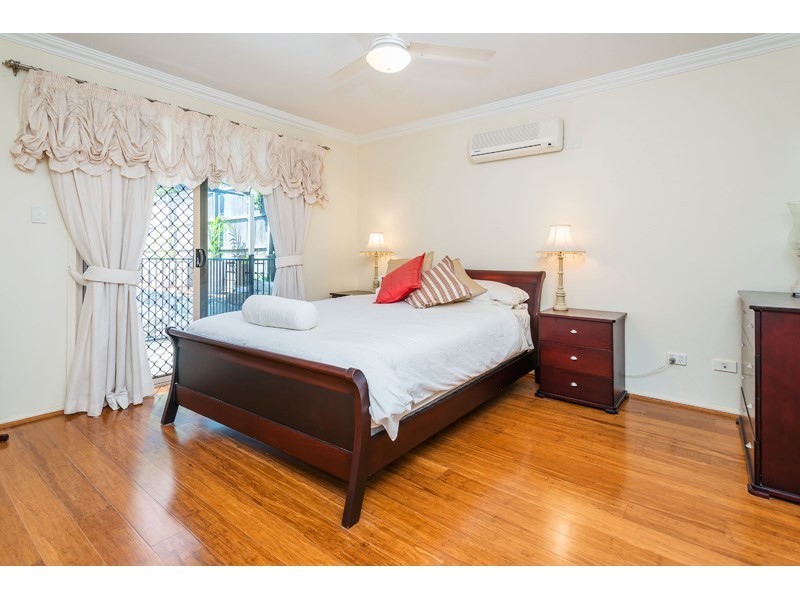 1 Picardie Close, Mansfield QLD 4122