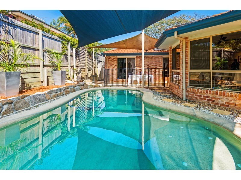 1 Picardie Close, Mansfield QLD 4122