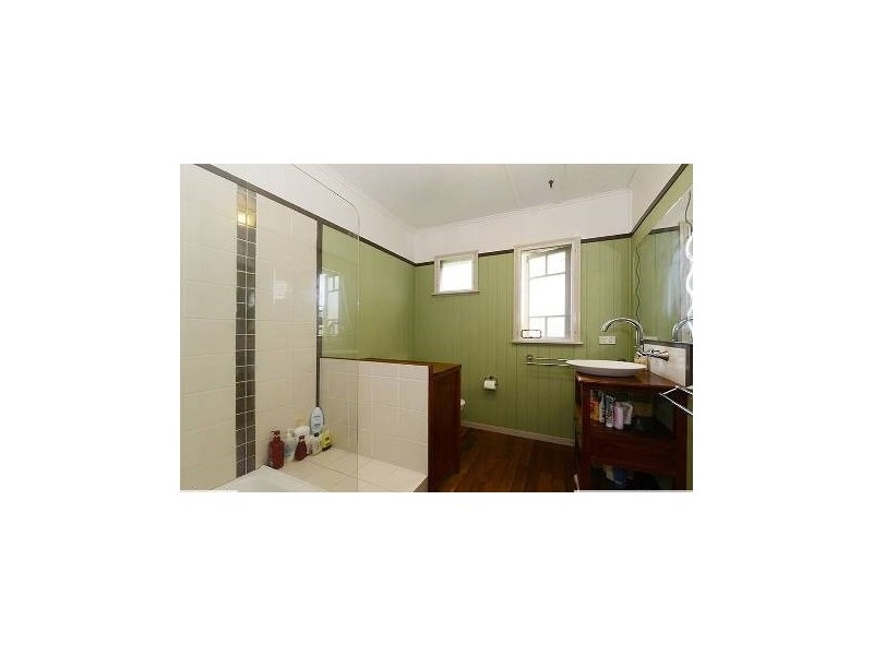 10 Brenda Street, Morningside QLD 4170