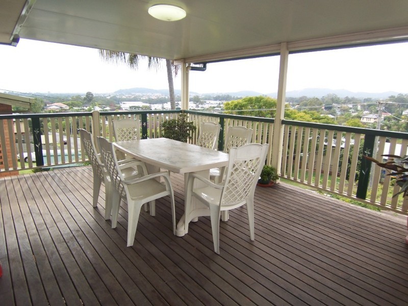 74 Mingera Street, Mansfield QLD 4122