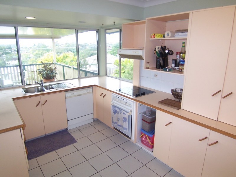 74 Mingera Street, Mansfield QLD 4122