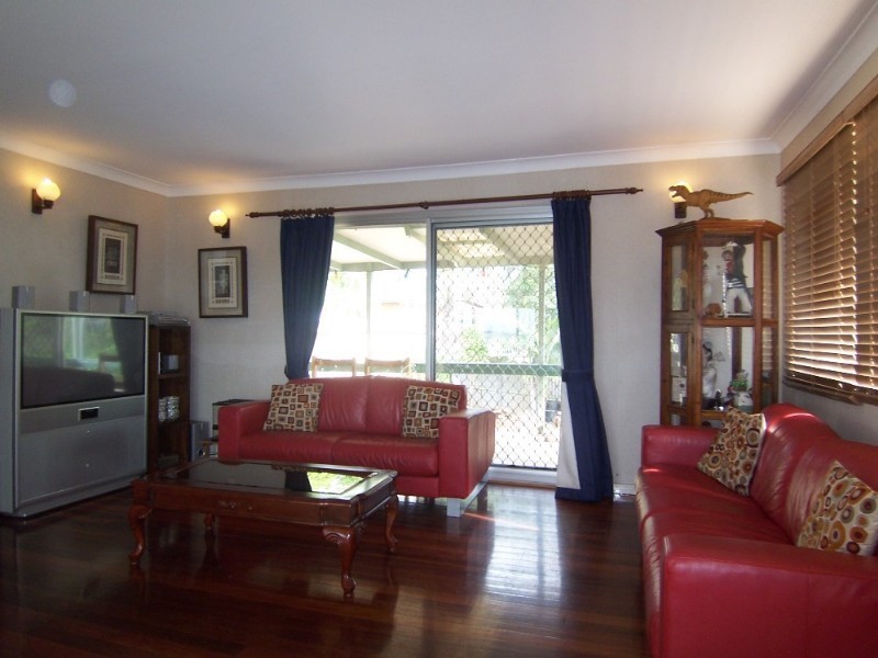 74 Mingera Street, Mansfield QLD 4122