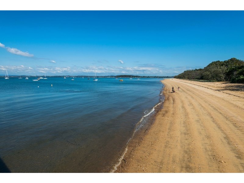 10 Shirley Street, Coochiemudlo Island QLD 4184