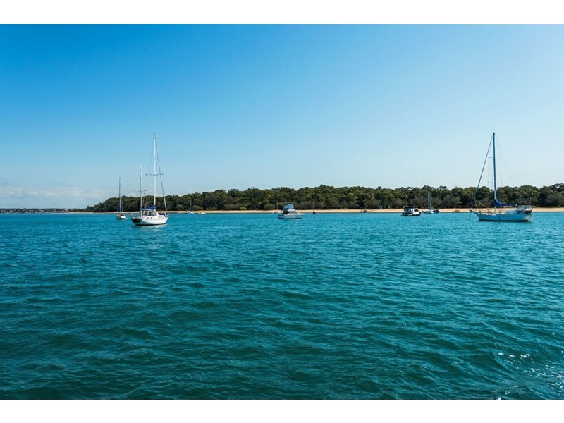 10 Shirley Street, Coochiemudlo Island QLD 4184