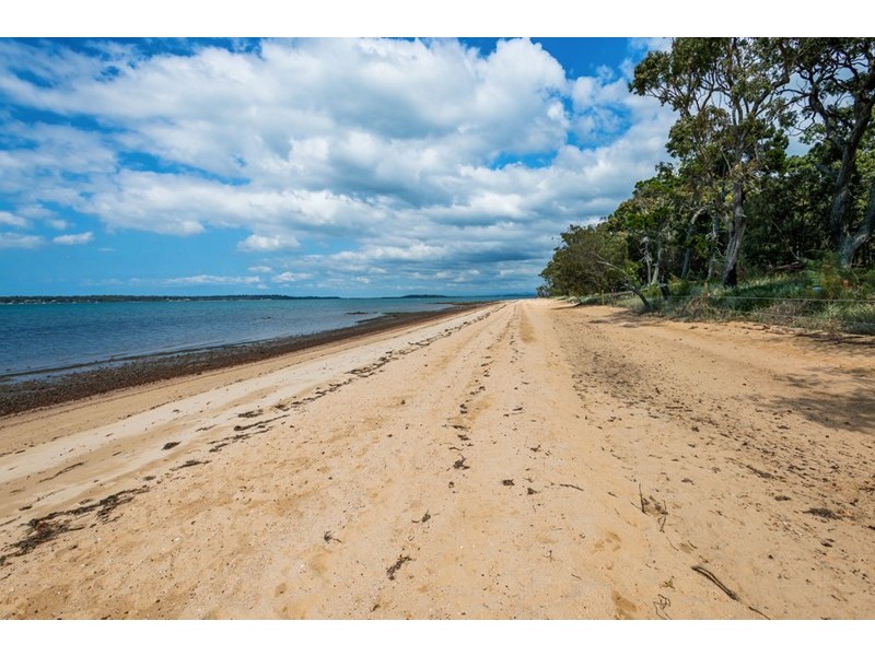 10 Shirley Street, Coochiemudlo Island QLD 4184