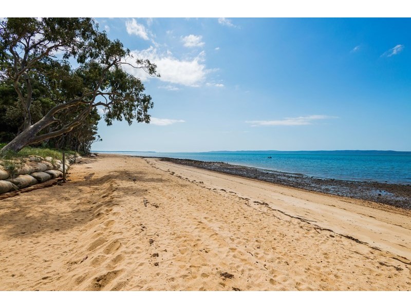 10 Shirley Street, Coochiemudlo Island QLD 4184