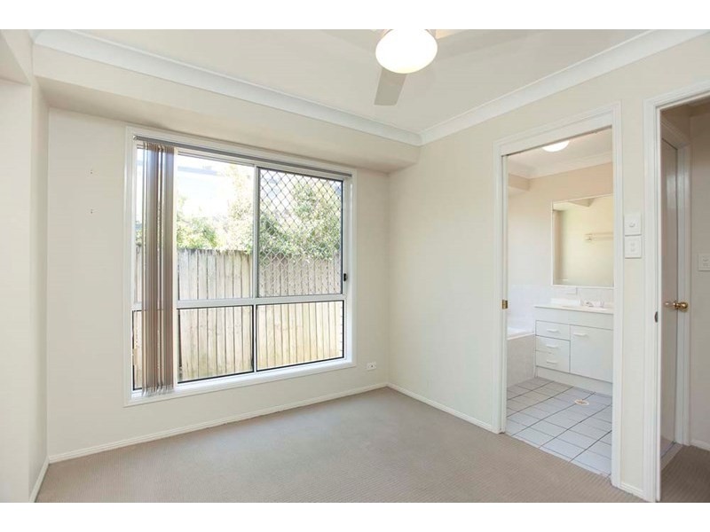 16 Hill Park Lane, Mount Gravatt East QLD 4122