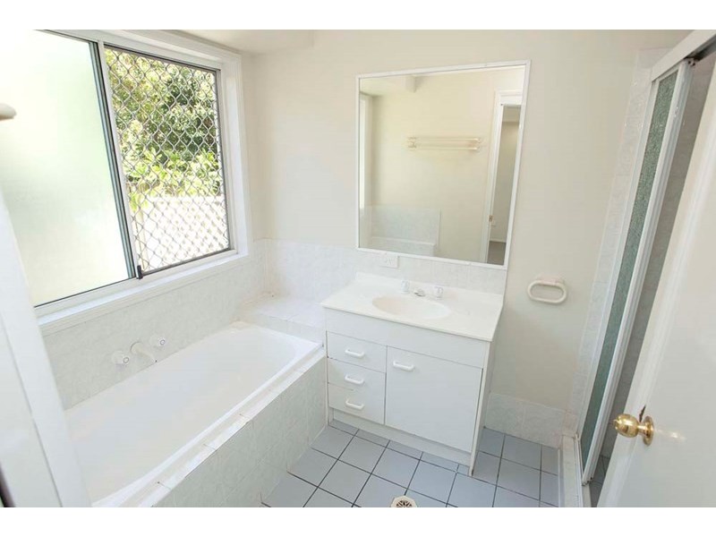 16 Hill Park Lane, Mount Gravatt East QLD 4122