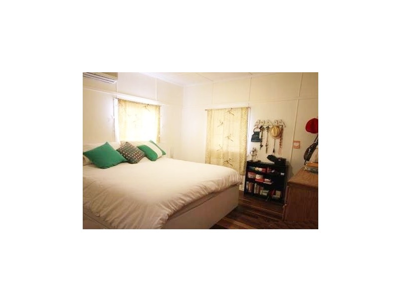 80 Broadwater Road, Mount Gravatt East QLD 4122