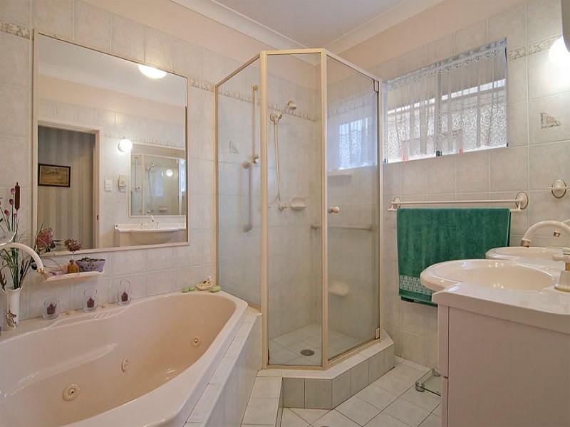 17 Kempsie Road, Upper Mount Gravatt QLD 4122