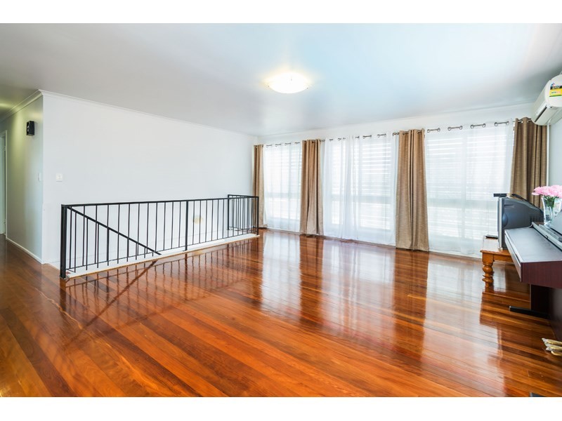 5 Michelle Crescent, Wishart QLD 4122