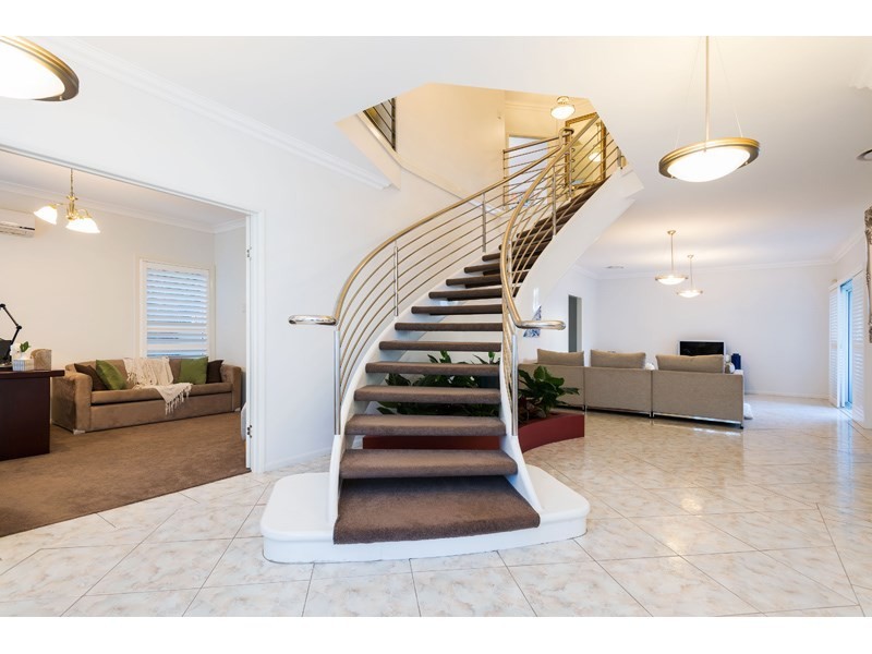 38 Woodland Street, Carindale QLD 4152