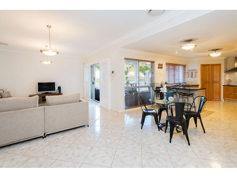 38 Woodland Street, Carindale QLD 4152