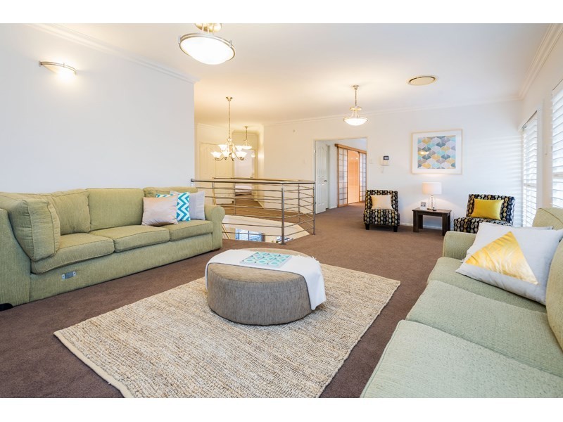 38 Woodland Street, Carindale QLD 4152