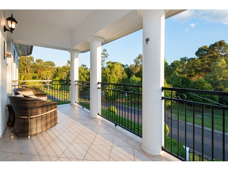 38 Woodland Street, Carindale QLD 4152