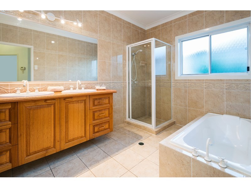 38 Woodland Street, Carindale QLD 4152