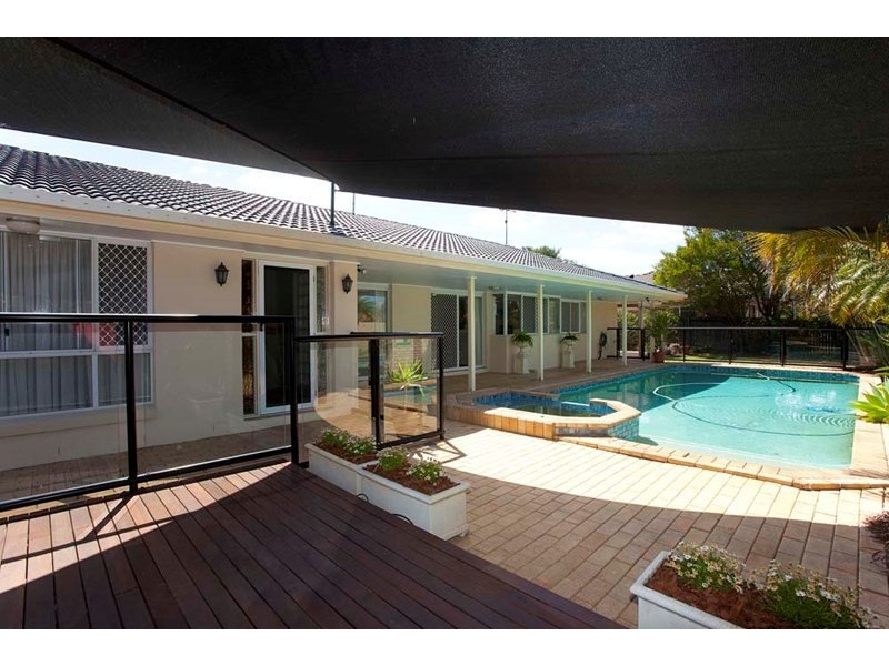 18 Pindari Crescent, Wishart QLD 4122
