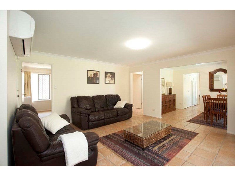 18 Pindari Crescent, Wishart QLD 4122