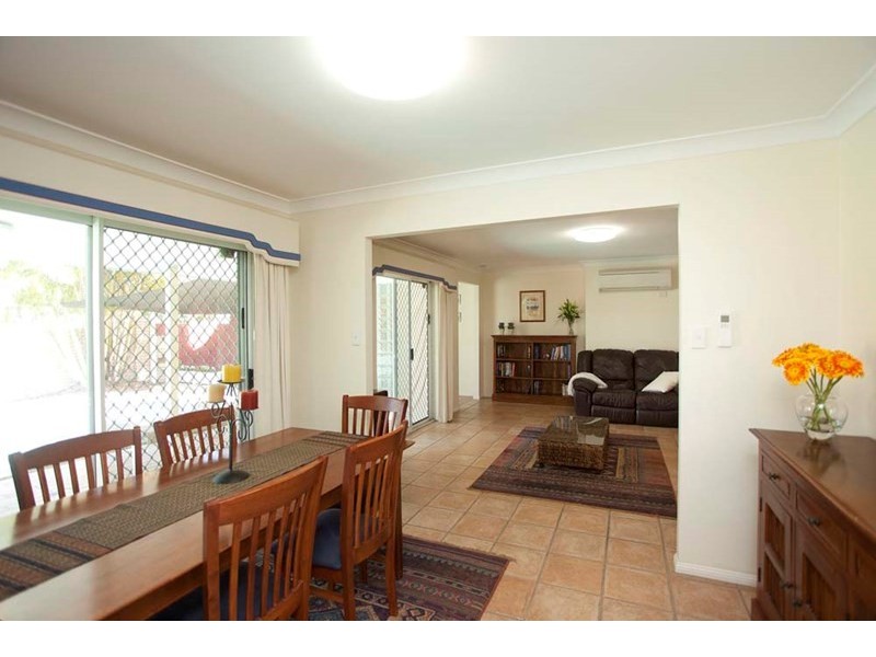 18 Pindari Crescent, Wishart QLD 4122