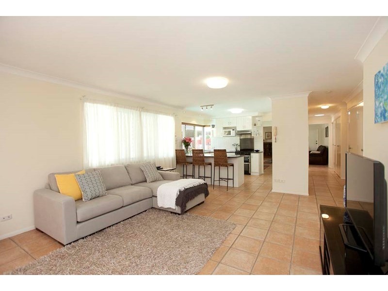 18 Pindari Crescent, Wishart QLD 4122
