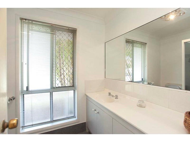 18 Pindari Crescent, Wishart QLD 4122